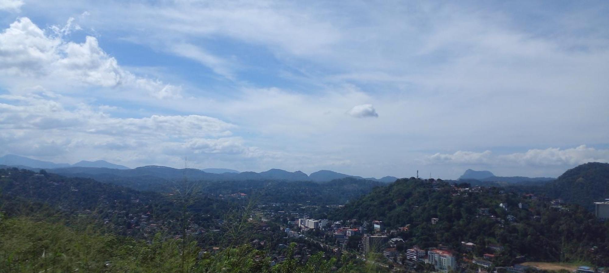 Lawan One Kandy Exterior foto